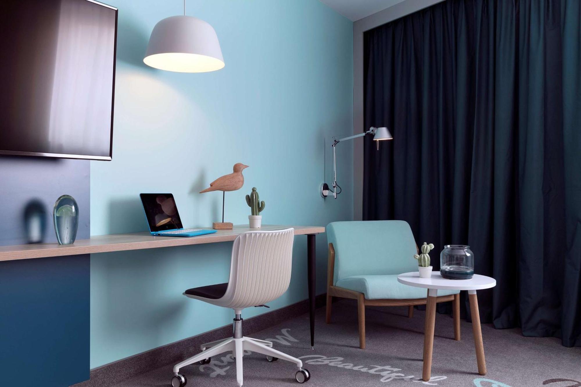 Отель Hampton By Hilton Paris Клиши Экстерьер фото